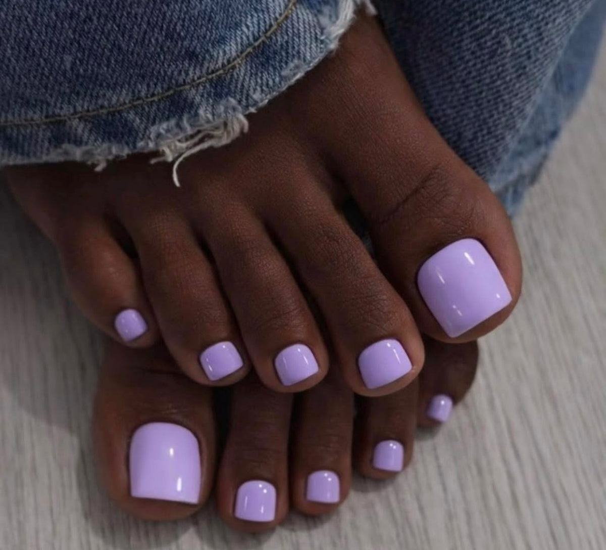 Solid color toenails